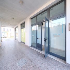 Negozio in affitto a Villa Estense