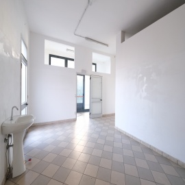 Negozio in affitto a Villa Estense