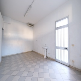 Negozio in affitto a Villa Estense