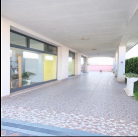 Negozio in affitto a Villa Estense