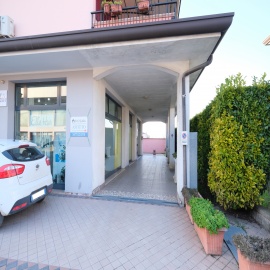 Negozio in affitto a Villa Estense