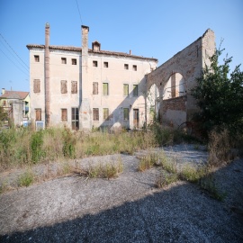 Rustico con terreno in vendita a VIlla Estense