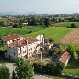Rustico con terreno in vendita a VIlla Estense