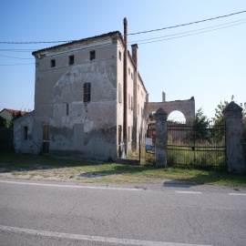 Rustico con terreno in vendita a VIlla Estense