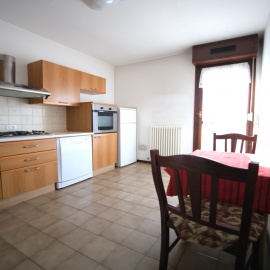 Appartamento proposto in locazione arredato e completo di garage. a Este