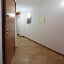 Appartamento arredato incentro ad este in affitto