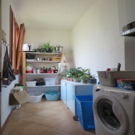 Appartamento arredato incentro ad este in affitto